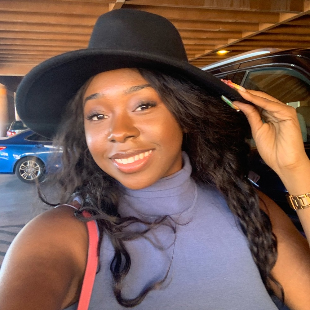 Meet your Posher, Mariama